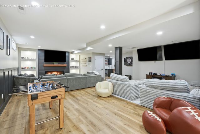 2047 Louis Drive, Crown Point, IN 46307