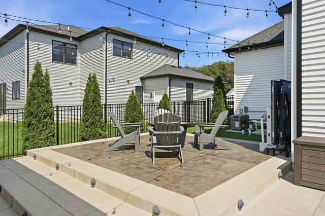 2047 Louis Drive, Crown Point, IN 46307
