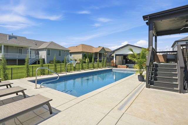 2047 Louis Drive, Crown Point, IN 46307