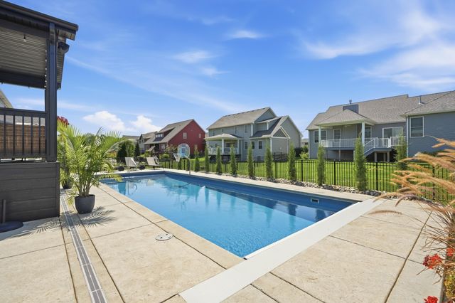 2047 Louis Drive, Crown Point, IN 46307
