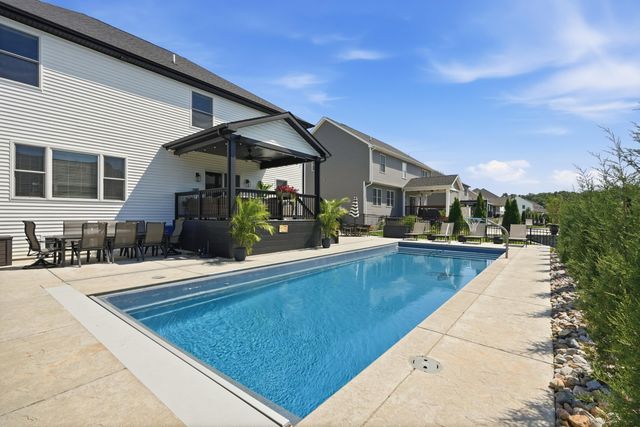 2047 Louis Drive, Crown Point, IN 46307