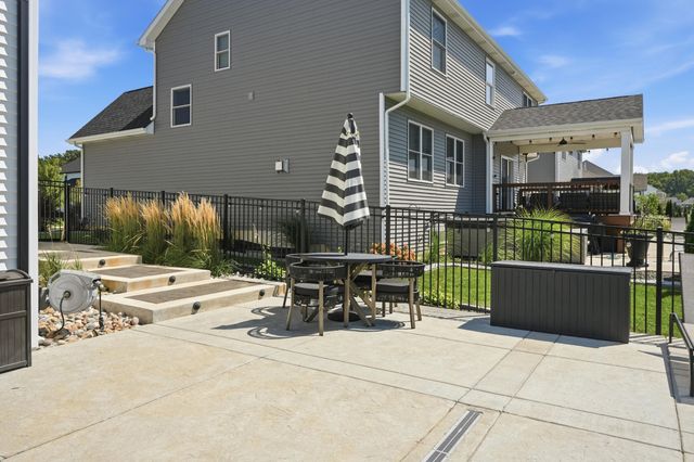 2047 Louis Drive, Crown Point, IN 46307