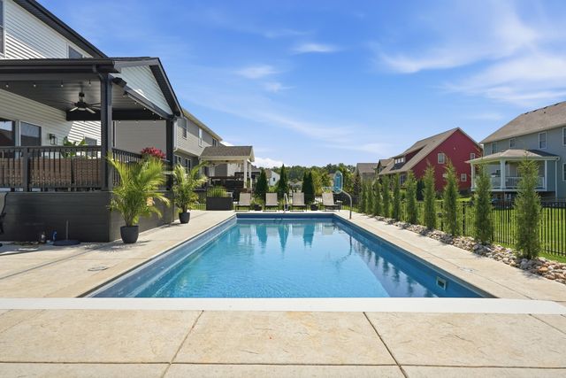 2047 Louis Drive, Crown Point, IN 46307