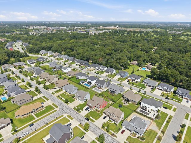 2047 Louis Drive, Crown Point, IN 46307