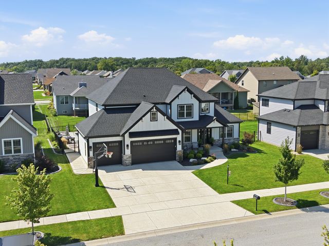 2047 Louis Drive, Crown Point, IN 46307
