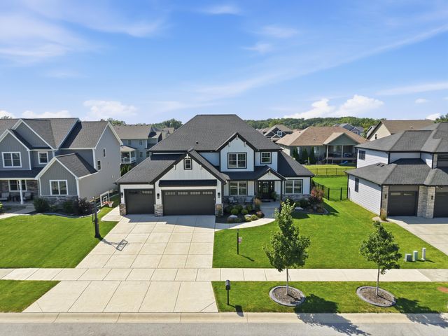2047 Louis Drive, Crown Point, IN 46307
