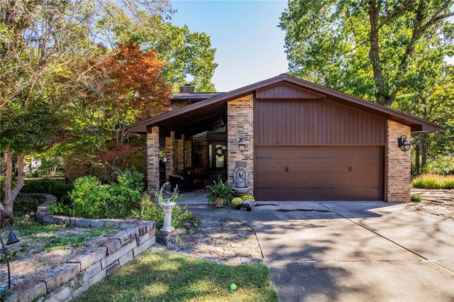 8652 Apple Park, Rogers, AR 72756