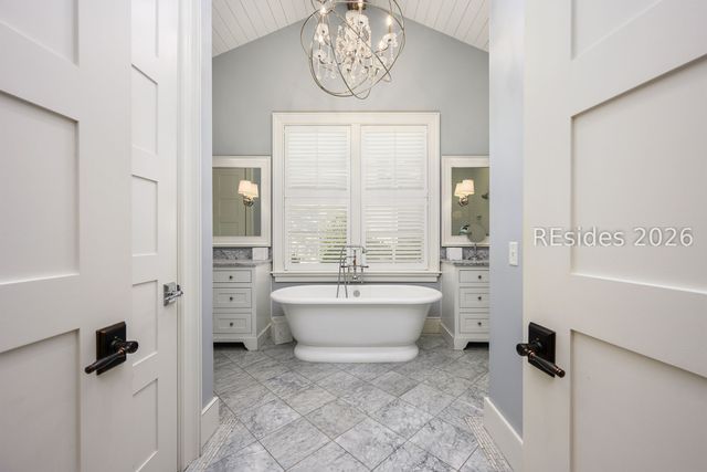 6 Game Land Rd, Bluffton, SC 29910