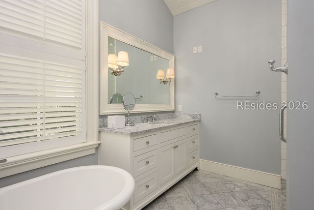 6 Game Land Rd, Bluffton, SC 29910