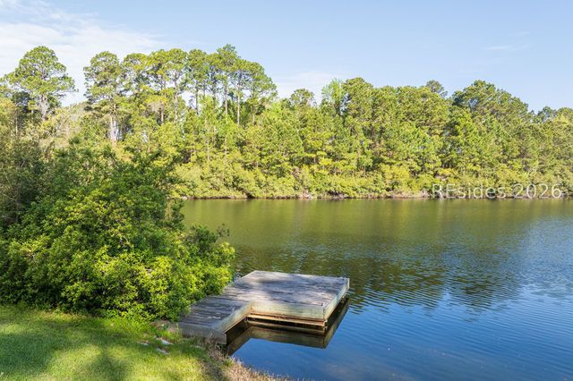 6 Game Land Rd, Bluffton, SC 29910