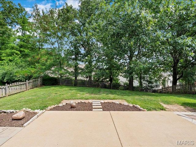 1104 Big Bend Station Drive, Manchester, MO 63088