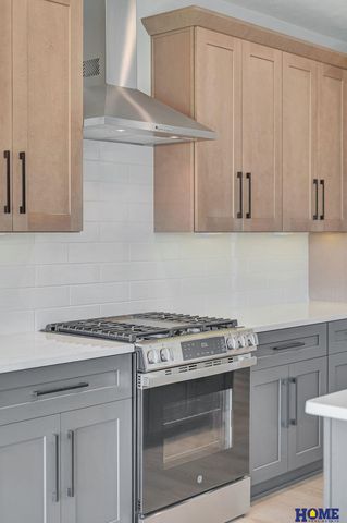 9428 S 87th Street, Lincoln, NE 68526