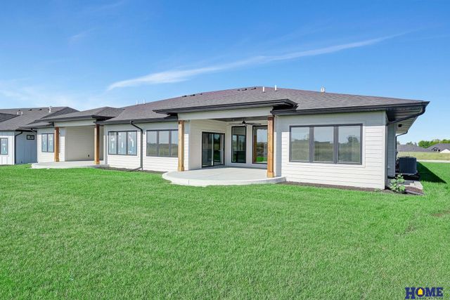 9428 S 87th Street, Lincoln, NE 68526