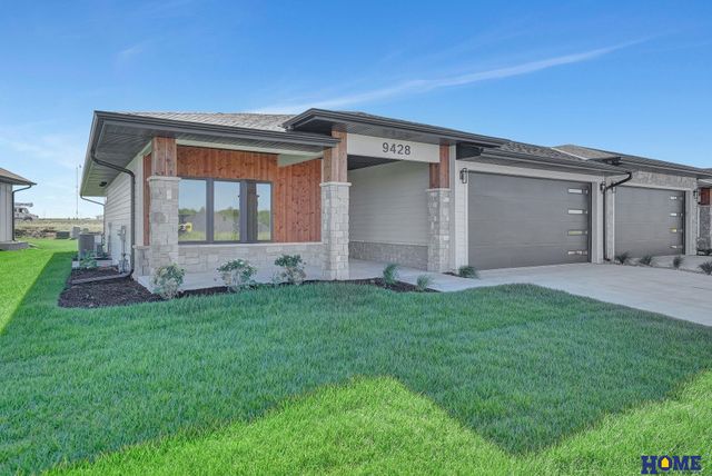 9428 S 87th Street, Lincoln, NE 68526