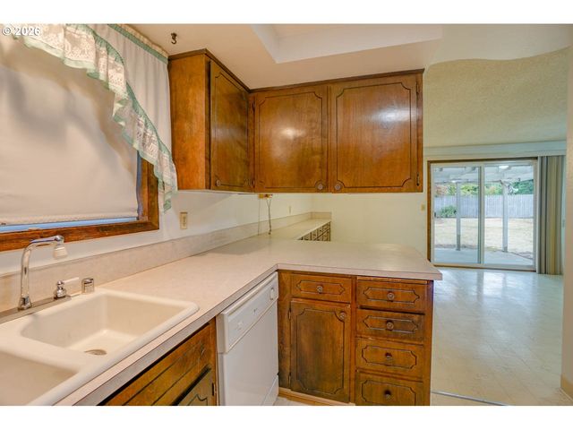 5915 Ne 47TH St, Vancouver, WA 98661