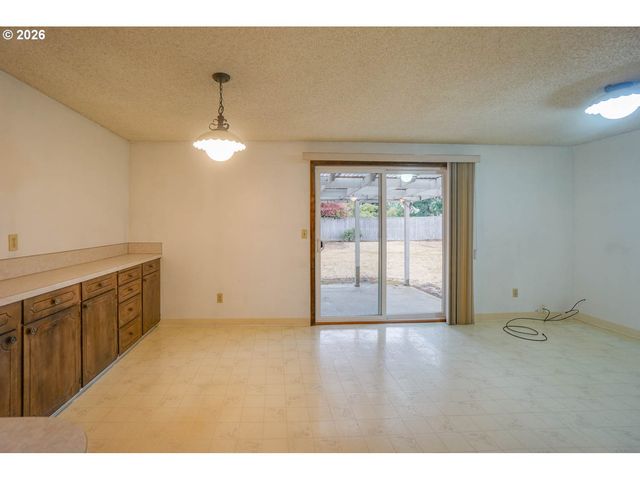 5915 Ne 47TH St, Vancouver, WA 98661