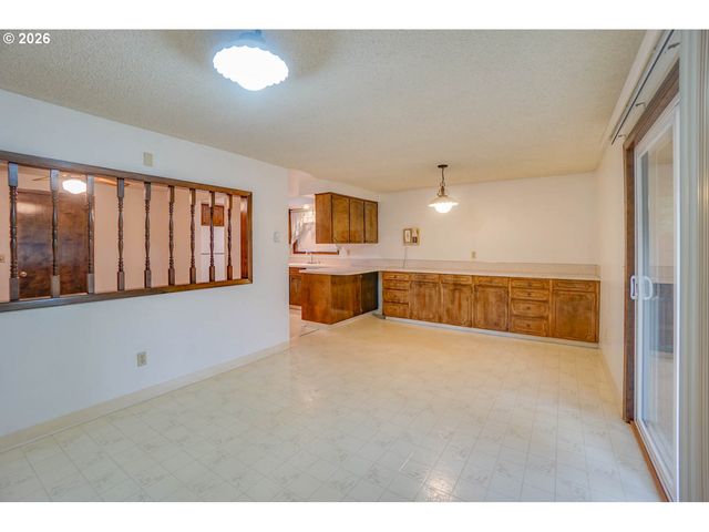5915 Ne 47TH St, Vancouver, WA 98661