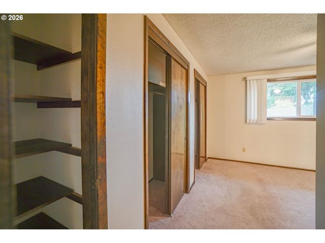 5915 Ne 47TH St, Vancouver, WA 98661