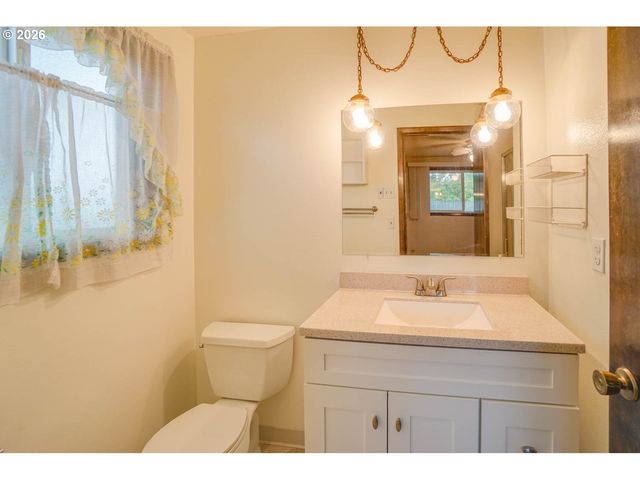 5915 Ne 47TH St, Vancouver, WA 98661