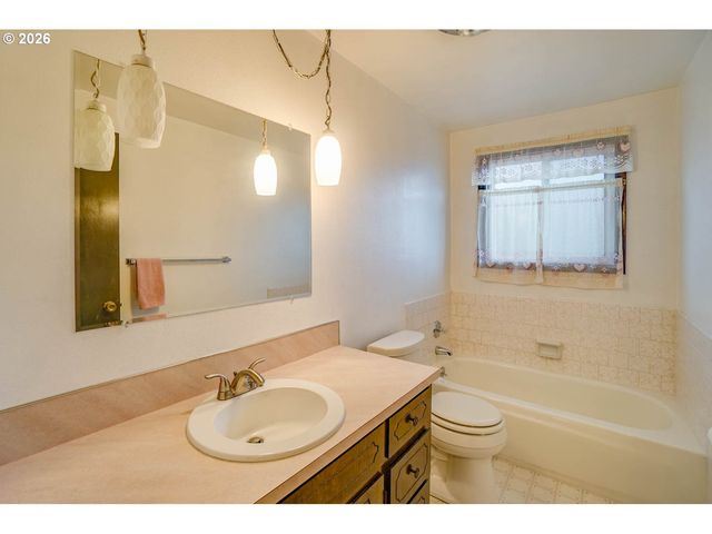 5915 Ne 47TH St, Vancouver, WA 98661