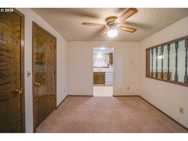 5915 Ne 47TH St, Vancouver, WA 98661