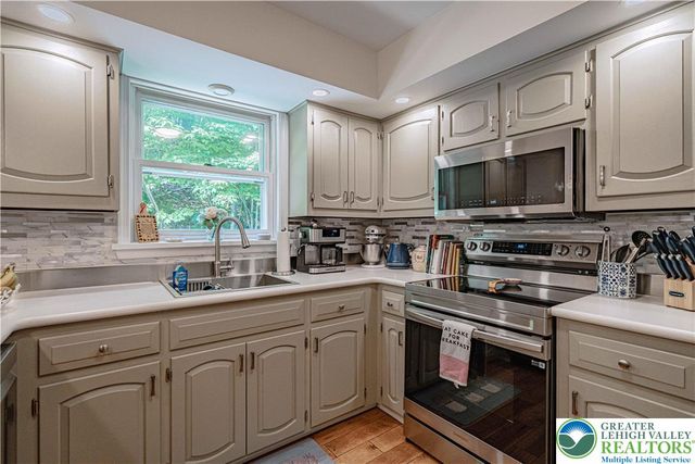 1135 Poplar Valley Road East, Stroud Twp, PA 18360