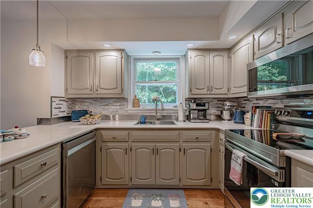 1135 Poplar Valley Road East, Stroud Twp, PA 18360