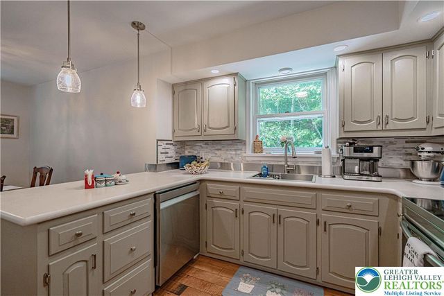 1135 Poplar Valley Road East, Stroud Twp, PA 18360