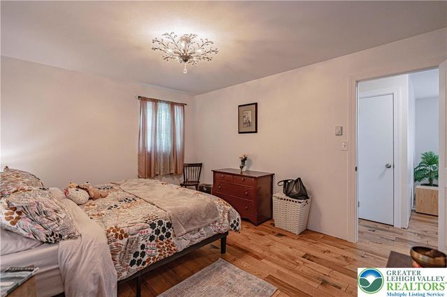 1135 Poplar Valley Road East, Stroud Twp, PA 18360