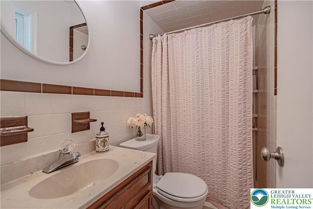 1135 Poplar Valley Road East, Stroud Twp, PA 18360