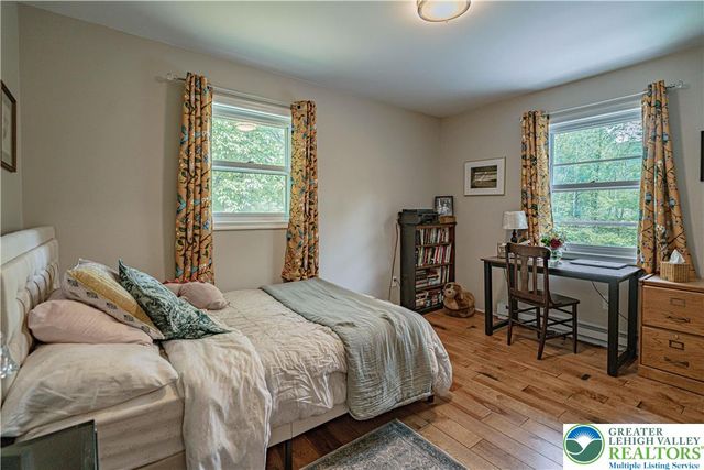 1135 Poplar Valley Road East, Stroud Twp, PA 18360