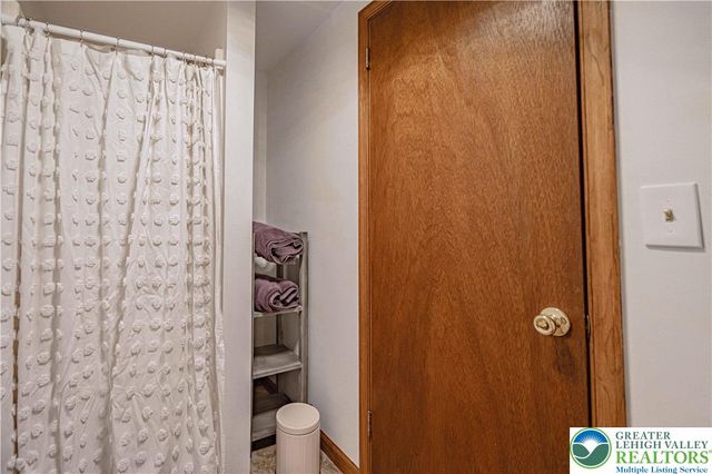 1135 Poplar Valley Road East, Stroud Twp, PA 18360