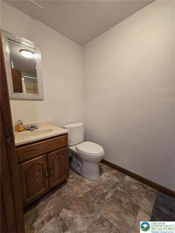 1135 Poplar Valley Road East, Stroud Twp, PA 18360