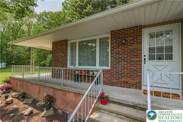 1135 Poplar Valley Road East, Stroud Twp, PA 18360