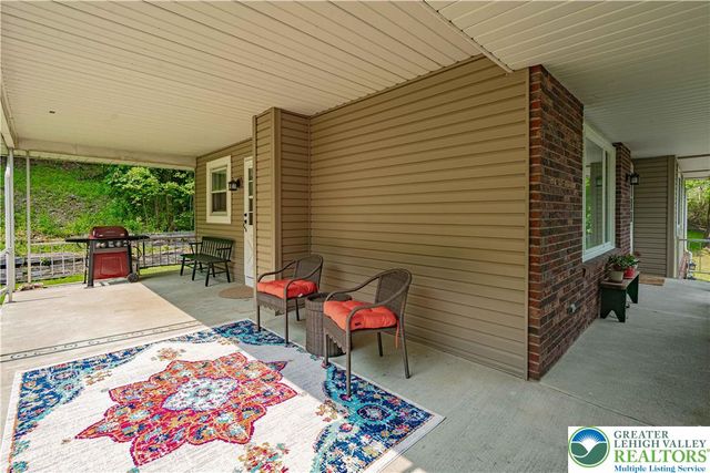1135 Poplar Valley Road East, Stroud Twp, PA 18360