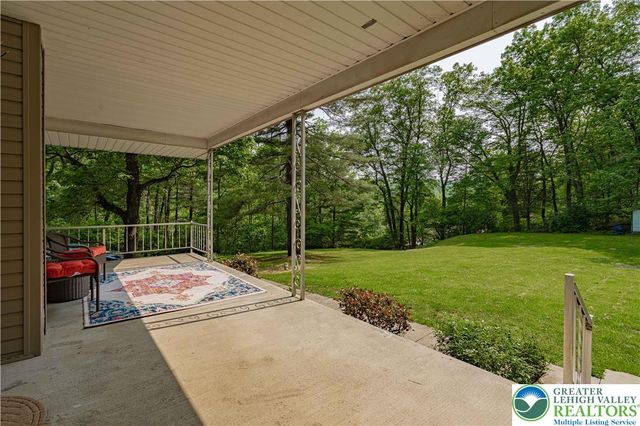 1135 Poplar Valley Road East, Stroud Twp, PA 18360
