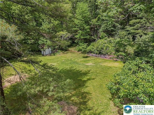 1135 Poplar Valley Road East, Stroud Twp, PA 18360