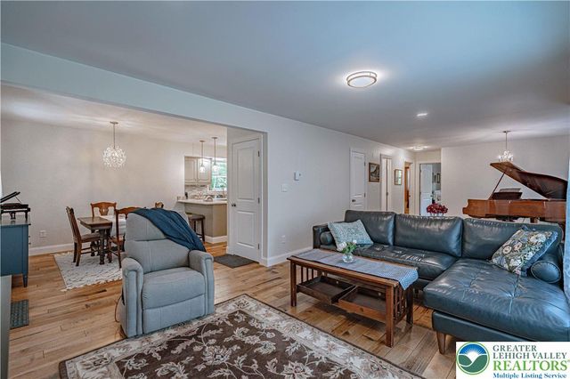 1135 Poplar Valley Road East, Stroud Twp, PA 18360