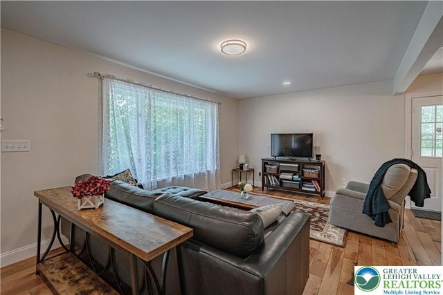 1135 Poplar Valley Road East, Stroud Twp, PA 18360