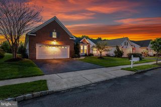 14 WILLIAMSBURG CT, Allentown, NJ 08501