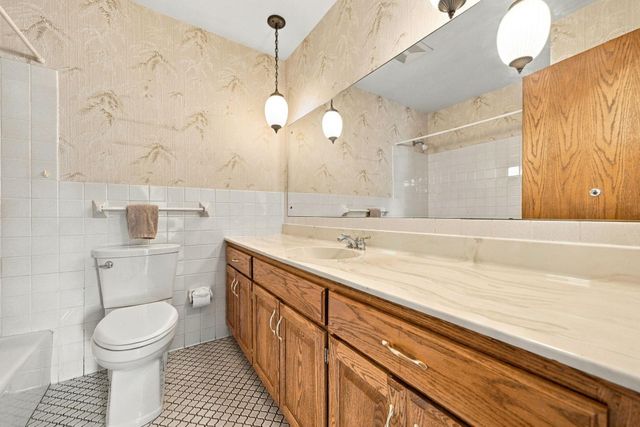 2749 Hilltop Court, North Saint Paul, MN 55109