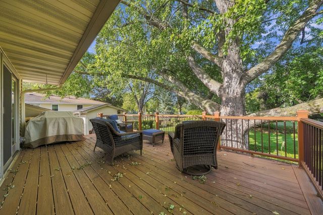 2749 Hilltop Court, North Saint Paul, MN 55109