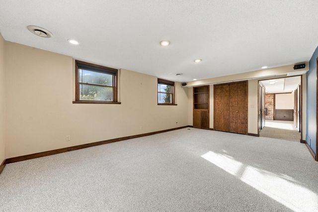 2749 Hilltop Court, North Saint Paul, MN 55109