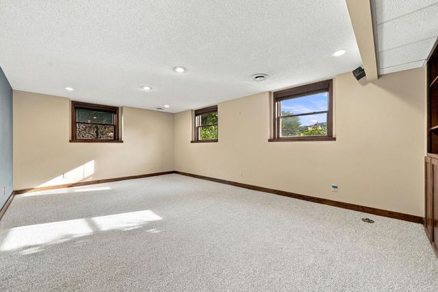 2749 Hilltop Court, North Saint Paul, MN 55109