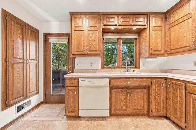 2749 Hilltop Court, North Saint Paul, MN 55109