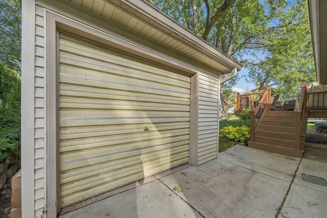 2749 Hilltop Court, North Saint Paul, MN 55109