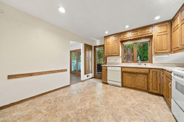 2749 Hilltop Court, North Saint Paul, MN 55109