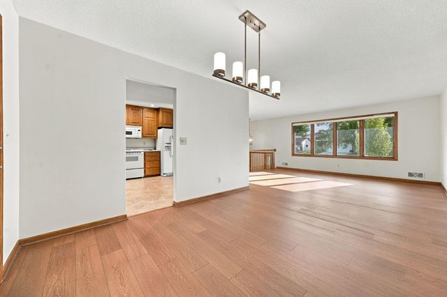 2749 Hilltop Court, North Saint Paul, MN 55109