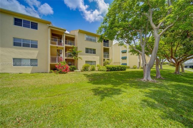 15285 SW 107th Ln 201, Miami, FL 33196