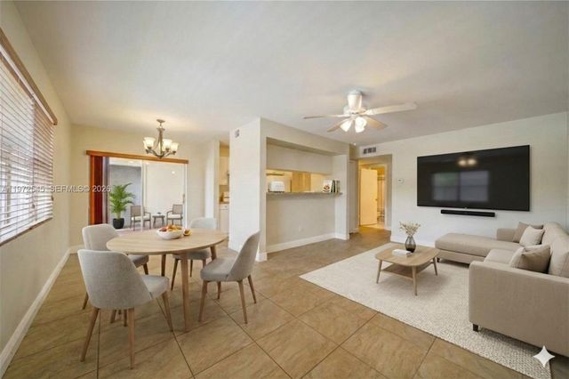 15285 SW 107th Ln 201, Miami, FL 33196